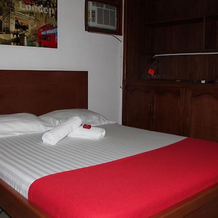 Pasadena Hostel Cali Bagian luar foto