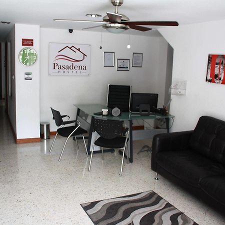 Pasadena Hostel Cali Bagian luar foto