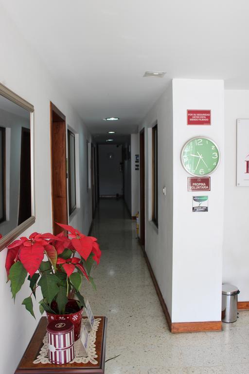 Pasadena Hostel Cali Bagian luar foto