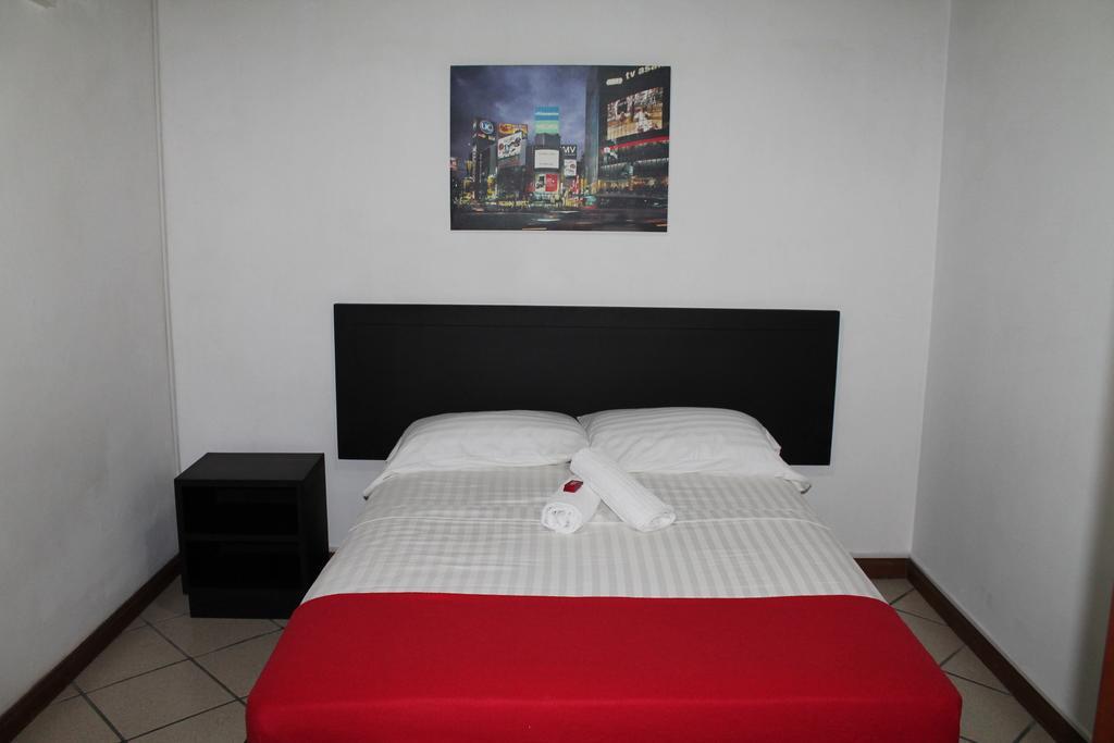 Pasadena Hostel Cali Bagian luar foto